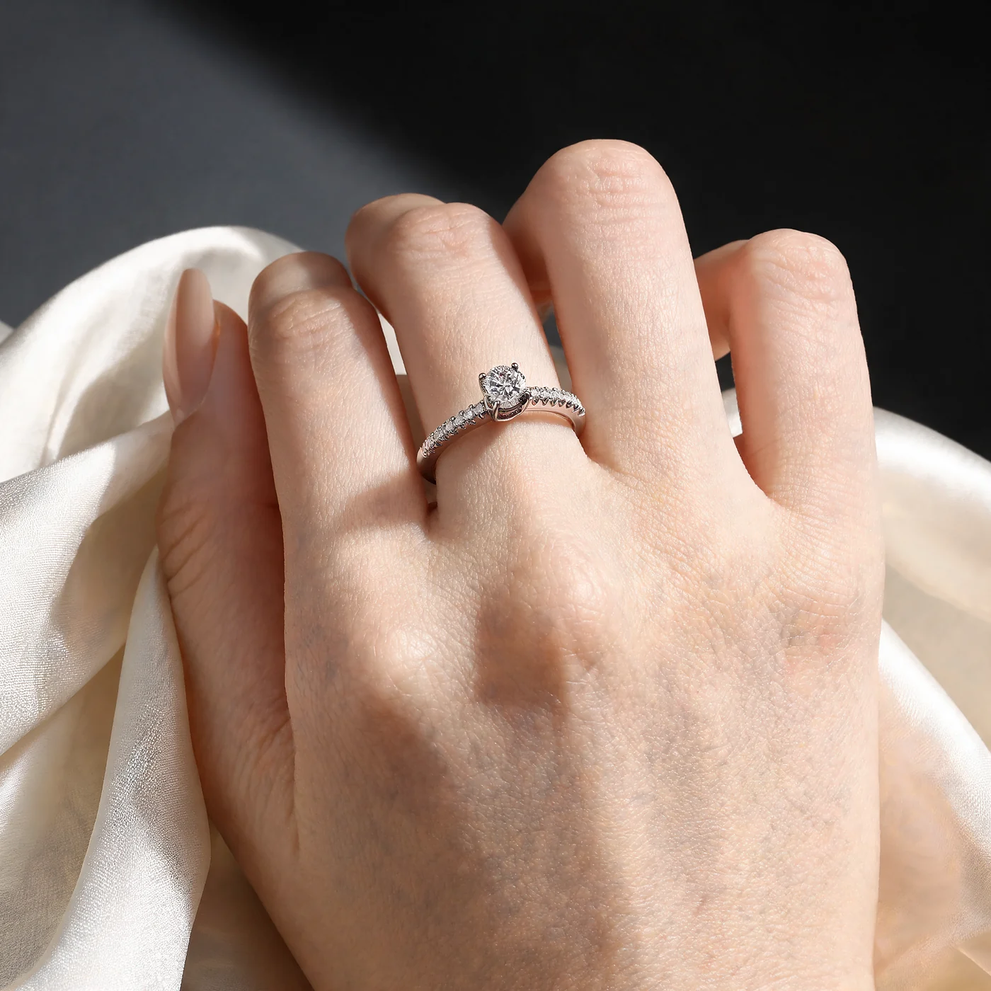 Кольцо из белого золота 585 пробы с бриллиантом, 0,42 ct · F · VS1 · Au 585