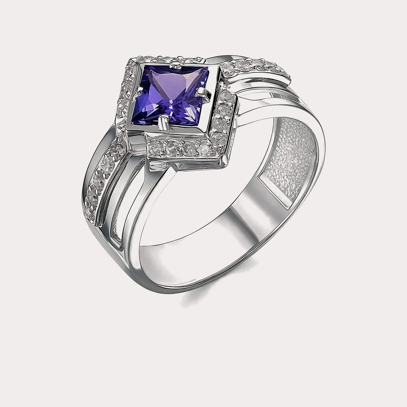 Кольцо из белого золота 585 пробы с танзанитом — 0,84 ct · Au 585