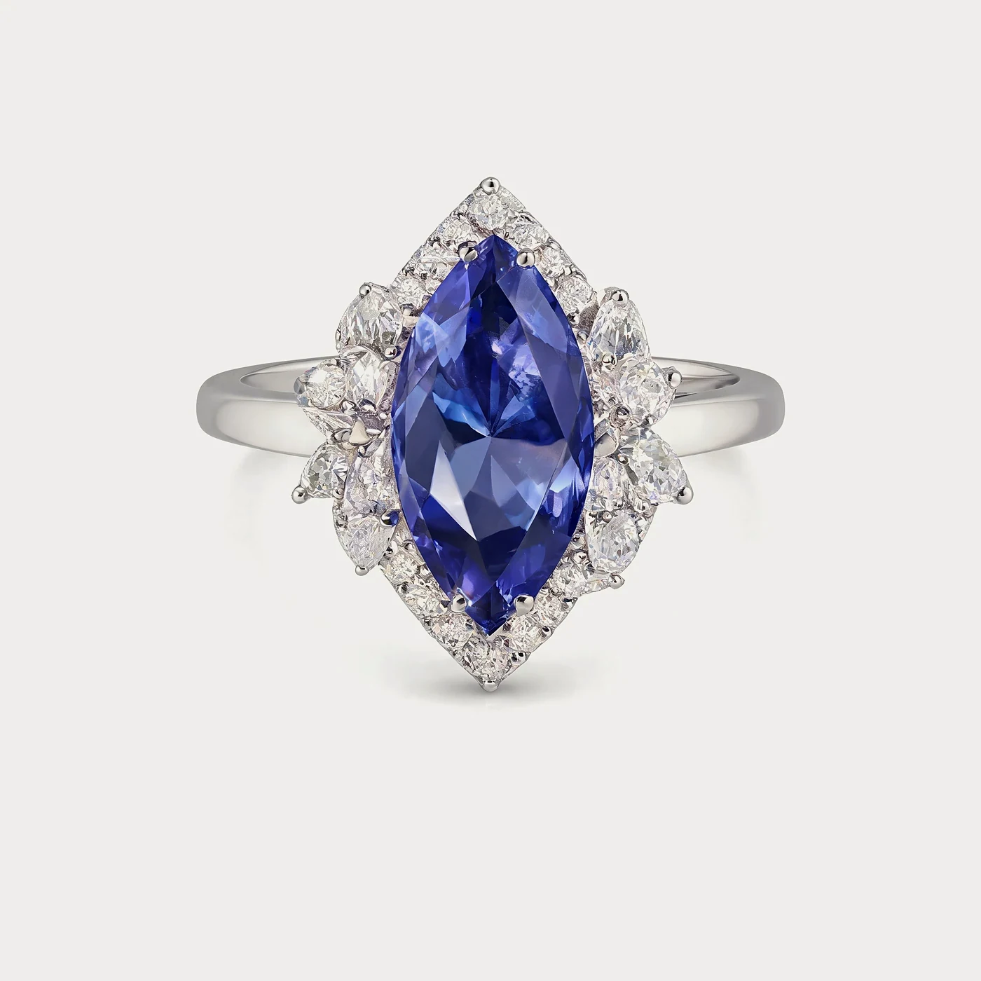 Кольцо из белого золота 585 пробы с танзанитом — 4,05 ct · Deep Blue · VS1 · Au 585