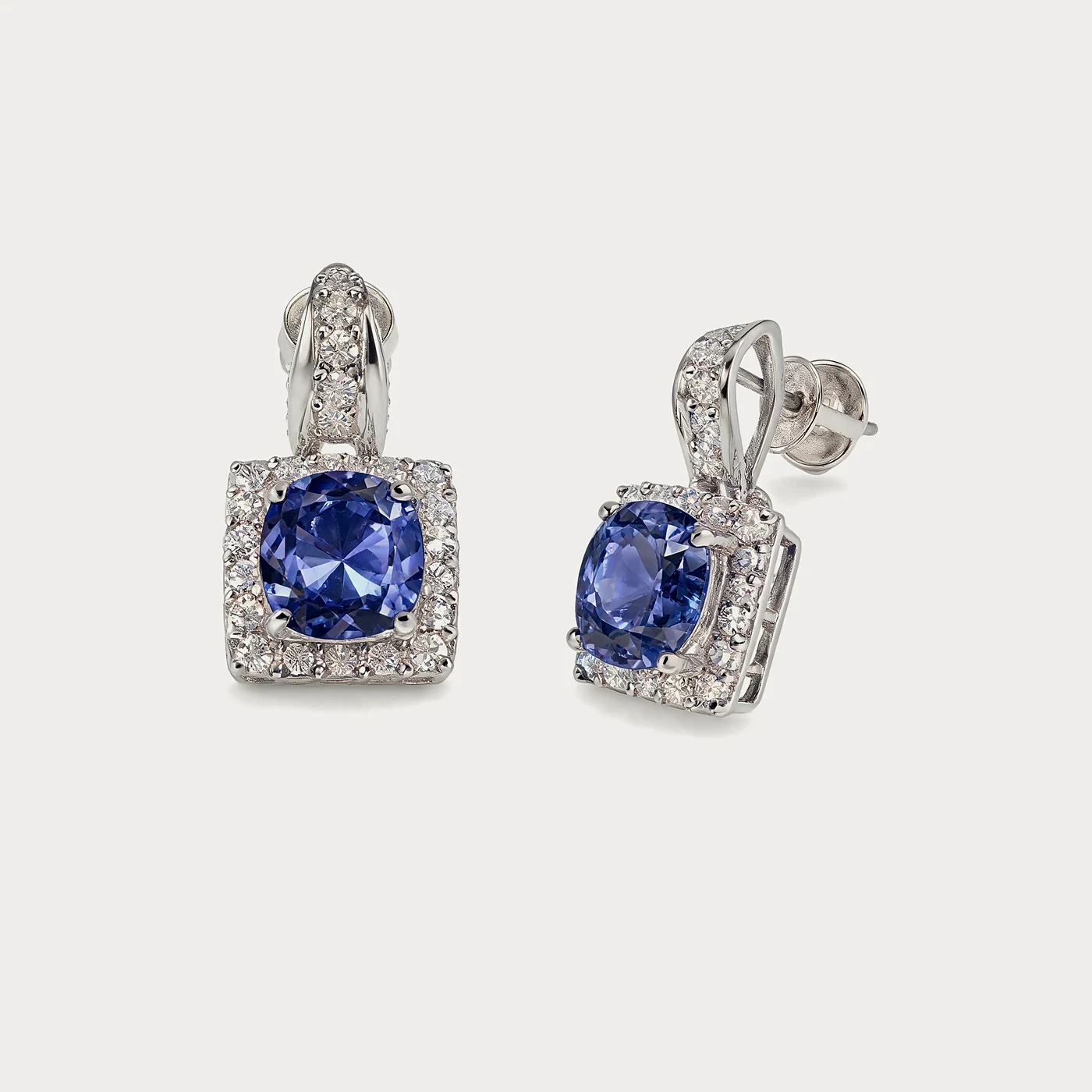 Серьги из белого золота 585 пробы с танзанитами — 2,80 ct · Vivid Blue · VS1 · Au 585